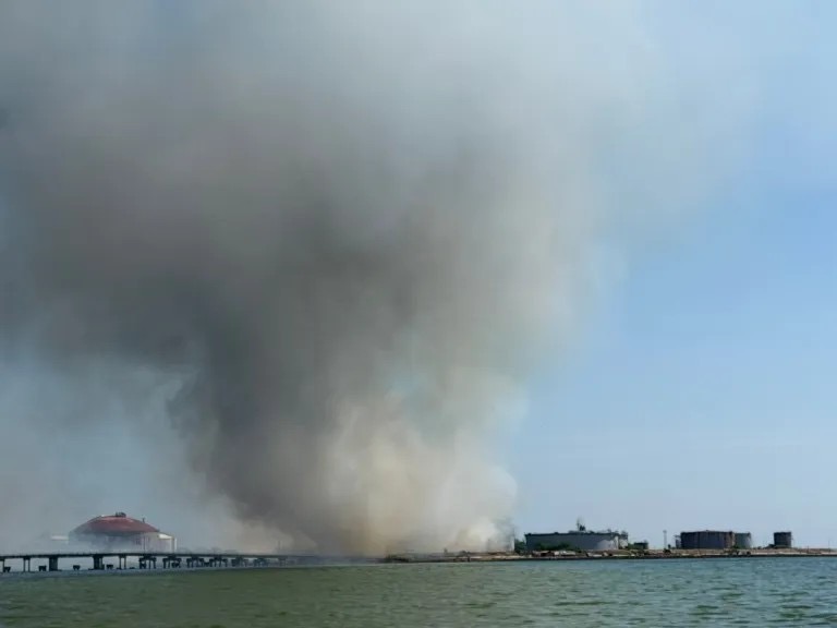 Imagen de la noticia: Municipio Cabimas: Se reporta a esta hora Conato de Incendio en La Salina