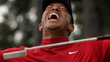 Imagen de la noticia: Impacto mundial: Revelan video del arresto de Tiger Woods