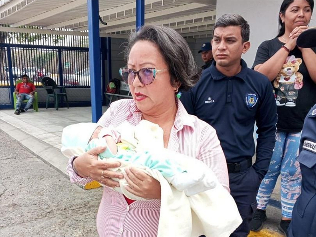 Imagen de la noticia: Conmoción en Portuguesa: Hallan a una recién nacida abandonada cerca de un hospital