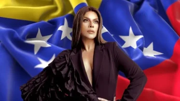 Imagen de la noticia: Olga Tañón recibe su cédula venezolana en pleno concierto en Argentina