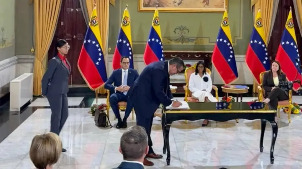 Imagen de la noticia: Embajada de EEUU en Venezuela respalda los nuevos acuerdos entre Chevron y PDVSA