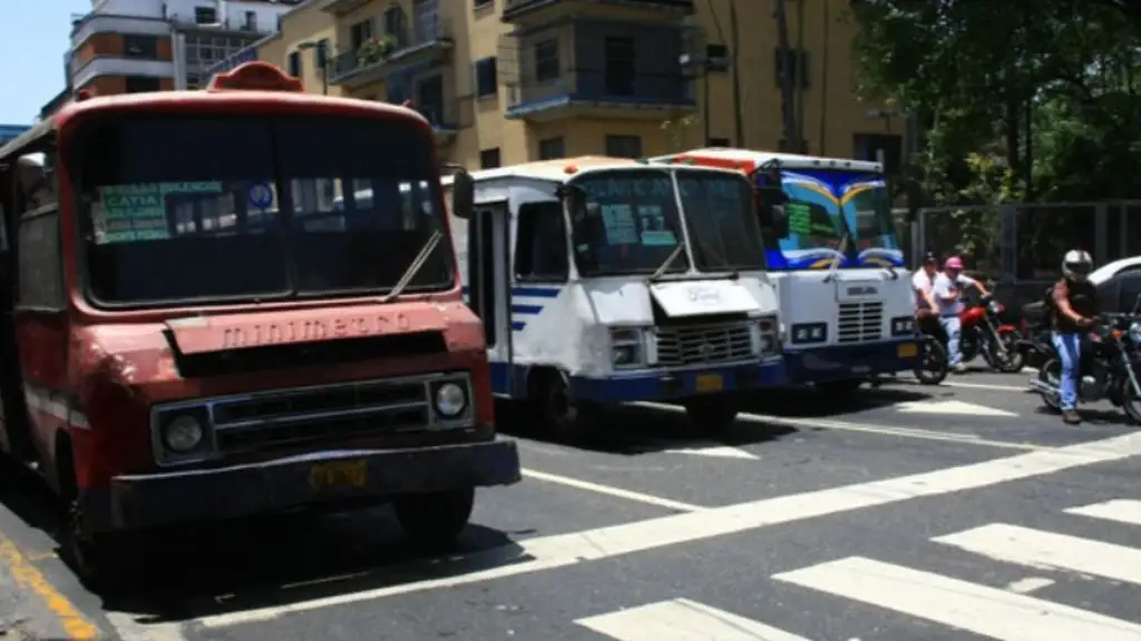 Imagen de la noticia: Transportistas contarán con créditos de hasta 60 días para comprar repuestos