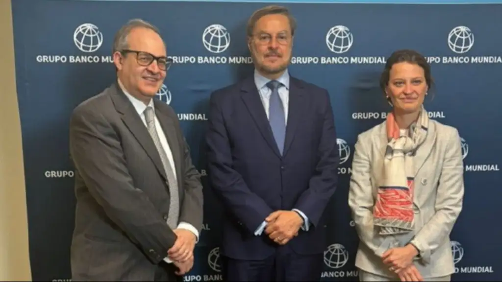 Imagen de la noticia: Embajador Félix Plasencia sostuvo reunión con el Banco Mundial