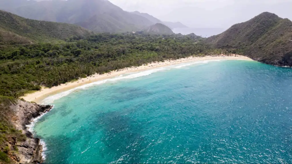 Imagen de la noticia: Se fue a las playas de Aragua y dejó a sus hijos solos: un familiar la delató ante las autoridades
