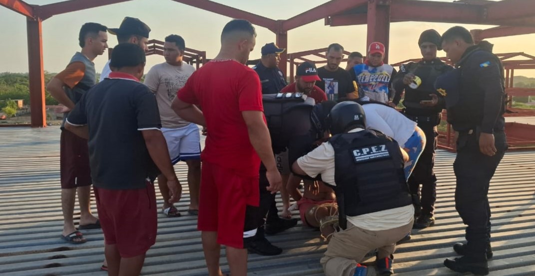 Imagen de la noticia: Cpbez evita el suicidio de un hombre en la Cañada de Urdaneta