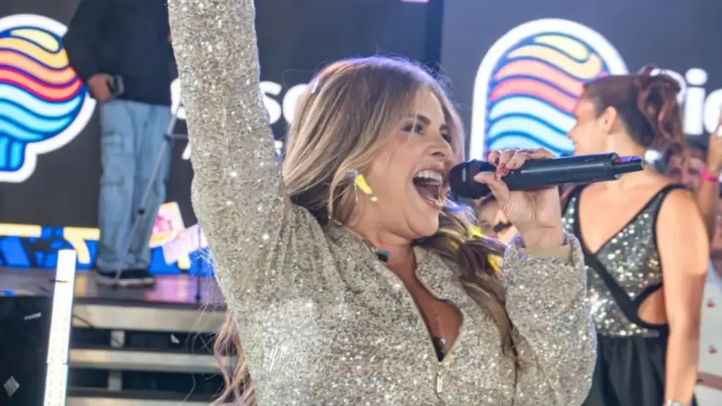 Imagen de la noticia: Diveana revoluciona la escena musical con el lanzamiento de su álbum Refresh Mix