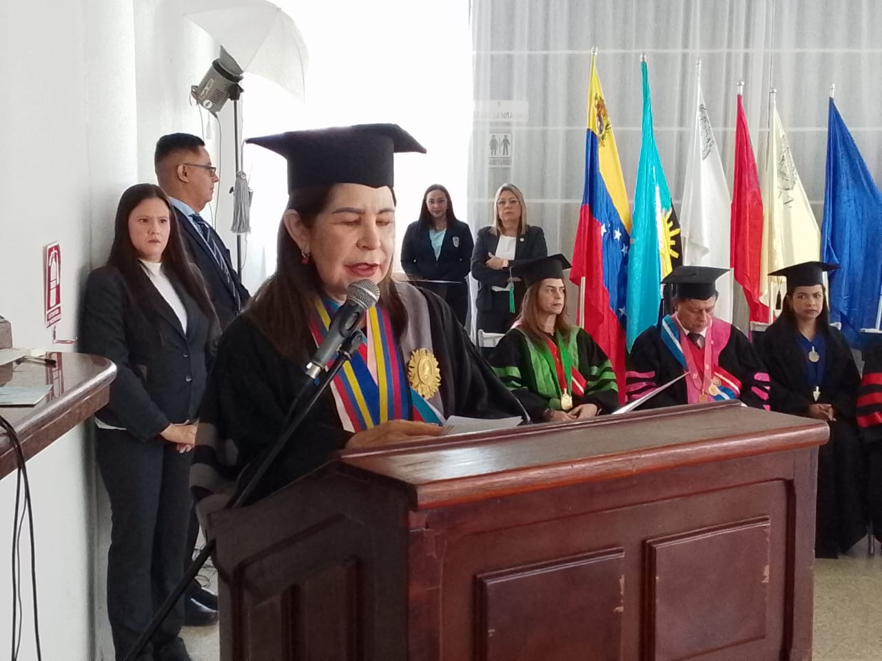 Imagen de la noticia: Municipio Cabimas: Rectora de LUZ dice que los gremios protestan con legítimo derecho por mejoras salariales