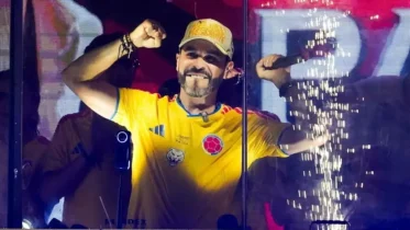 Imagen de la noticia: Abelardo De La Espriella desafía orden judicial y mantendrá uso de la camiseta nacional