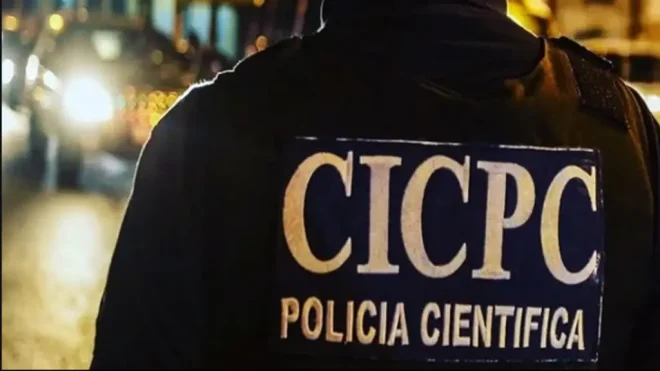 Imagen de la noticia: Reportan desaparición de dos estudiantes de primer año: no regresaron a casa después del liceo