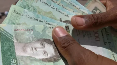 Imagen de la noticia: Anuncian recarga de tarjetas de alimentación y medicamentos en Venezuela con montos superiores a Bs 14.000