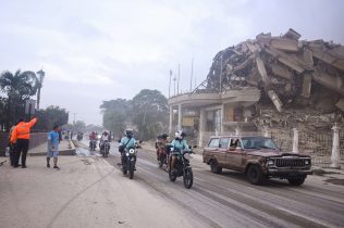Imagen de la noticia: La Guaira, una vez más, escenario de una catástrofe natural