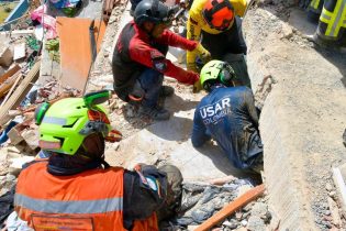 Imagen de la noticia: Los héroes del terremoto: Más de 3.600 rescatistas de 27 países en Venezuela