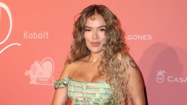 Imagen de la noticia: Karol G conmueve a sus fanáticos con este reflexivo mensaje antes de iniciar su gira