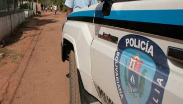Imagen de la noticia: Mujer pierde a su hijo tras brutal pelea en plena vía pública de Cabimas