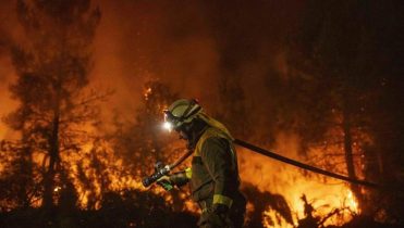 Imagen de la noticia: Al menos 11 fallecidos en voraz incendio en el sur de España