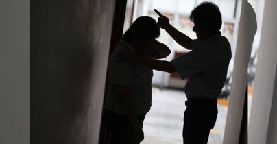 Imagen de la noticia: Le pegó a su expareja en un ataque de celos y la policía lo aprehendió