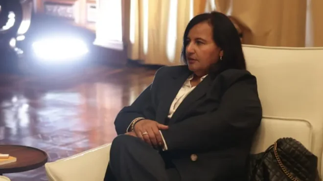 Imagen de la noticia: Dinorah Figuera confirma que habrá negociaciones para un nuevo CNE y TSJ