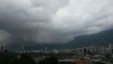 Imagen de la noticia: Pronóstico del Inameh: mantos nubosos y lluvias sobre estas zonas del país para las próximas horas
