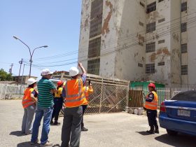 Imagen de la noticia: Brigadas Técnicas de Evaluación de Riesgo del Gobierno Municipal realiza inspección técnica en la sede de la Alcaldía Bolivariana de Cabimas y en el Conjunto Residencial «Gran Sabana»