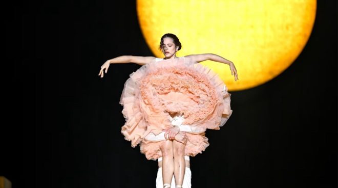 Imagen de la noticia: Rosalía ya comenzó su Lux Tour en Latinoamérica con un show en Colombia