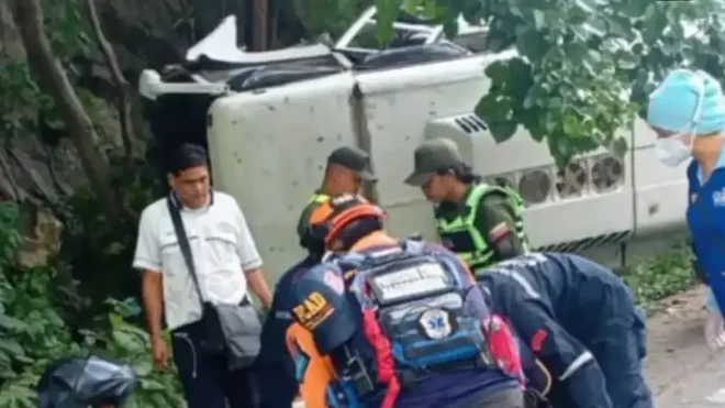 Imagen de la noticia: Un muerto y siete heridos tras volcamiento de encava este 18 de julio