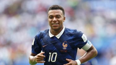 Imagen de la noticia: Mundial 2026: Mbappé supera a Messi en la carrera por la Bota de Oro de adidas
