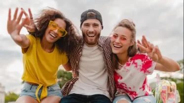 Imagen de la noticia: Día del Amigo: Beneficios de mantener una relación sana con quienes llegan a ser el sostén emocional y físico