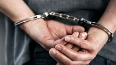 Imagen de la noticia: Intentó saltar de un edificio tras amenazar a su madre: detienen al agresor en Maracay