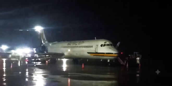Imagen de la noticia: Un rayo impactó avión en aeropuerto de Valencia y dejó varios heridos