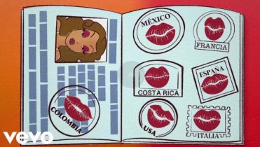 Imagen de la noticia: Karol G inaugura el «Viajando Por El Mundo Tropitour»: el percance técnico que casi arruina el show