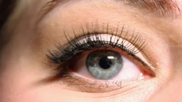 Imagen de la noticia: Unas pestañas de encanto: estética y aseo deben ir de la mano