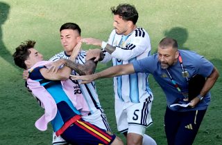 Imagen de la noticia: FIFA abre expediente contra Argentina y Gavi tras los incidentes en la final del Mundial