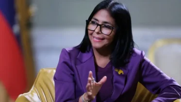 Imagen de la noticia: Delcy Rodríguez anuncia recuperación del SEN tras doblete sísmico