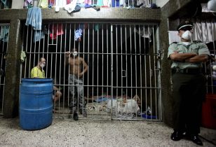 Imagen de la noticia: El OVP denuncia la muerte de al menos 49 presos entre abril y julio en Venezuela